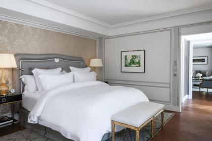 Hotel De Crillon - image 20