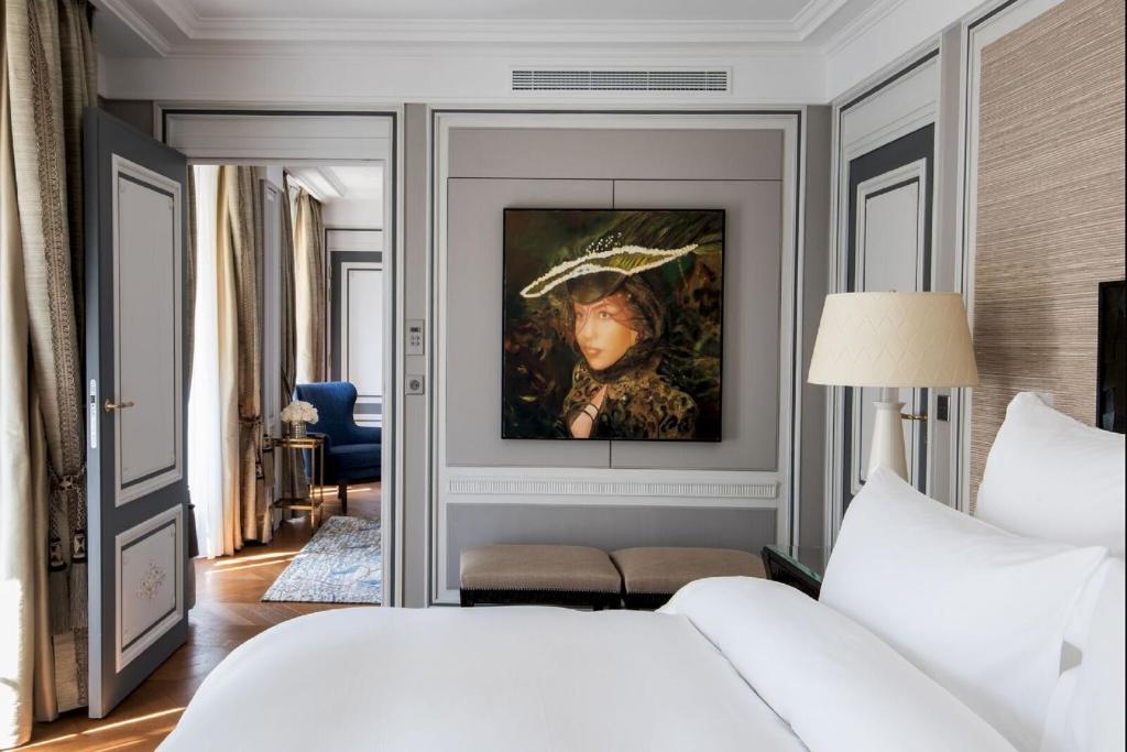 Hotel De Crillon - image 6