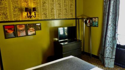 Hotel Noir - image 11