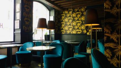 Hotel Noir - image 20