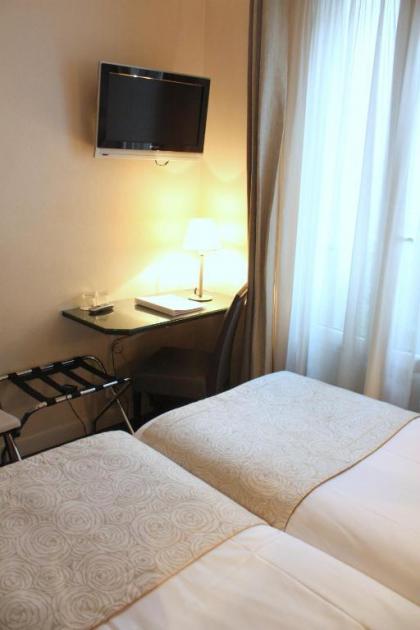 Hotel Arc Elysees - image 3