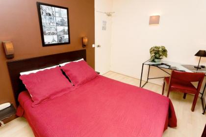 Hipotel Paris Belgrand Mairie Du 20eme - image 1