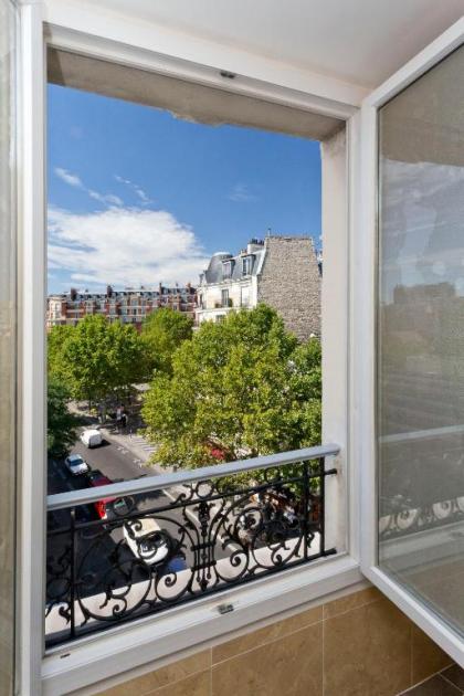 Hipotel Paris Belgrand Mairie Du 20eme - image 17