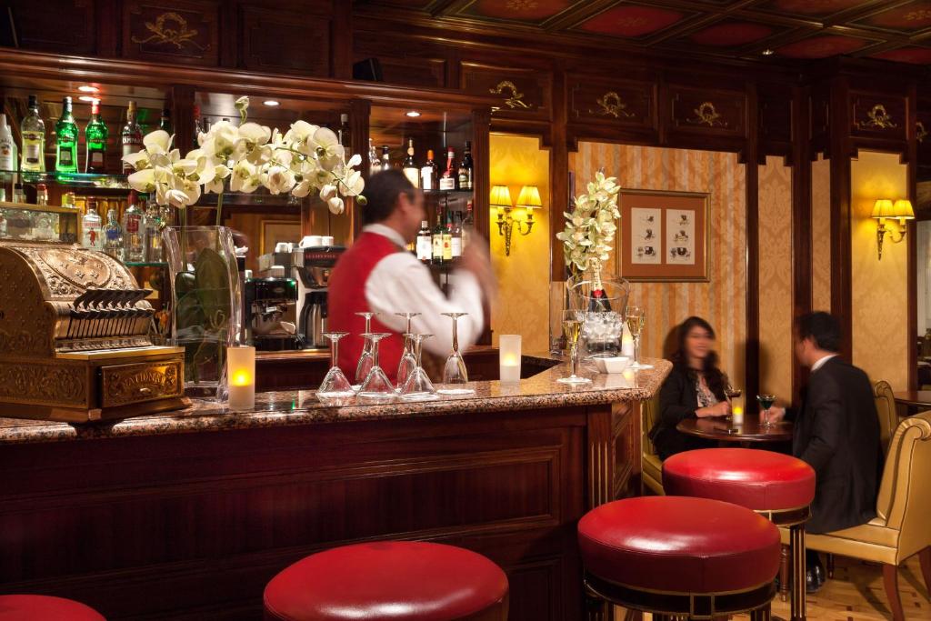Hotel Mayfair Paris - image 6