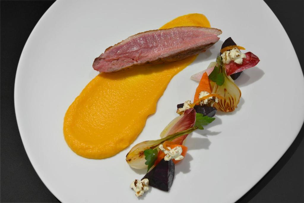 Maison Astor Paris Curio Collection by Hilton - image 4