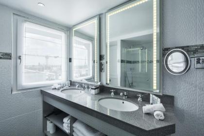 Maison Astor Paris Curio Collection by Hilton - image 8