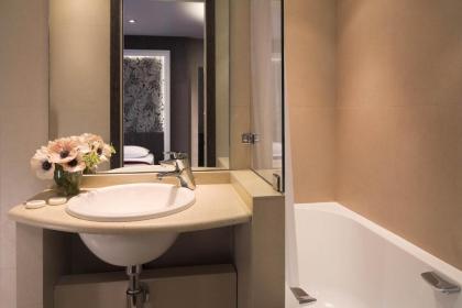 Central Hotel Paris - image 17