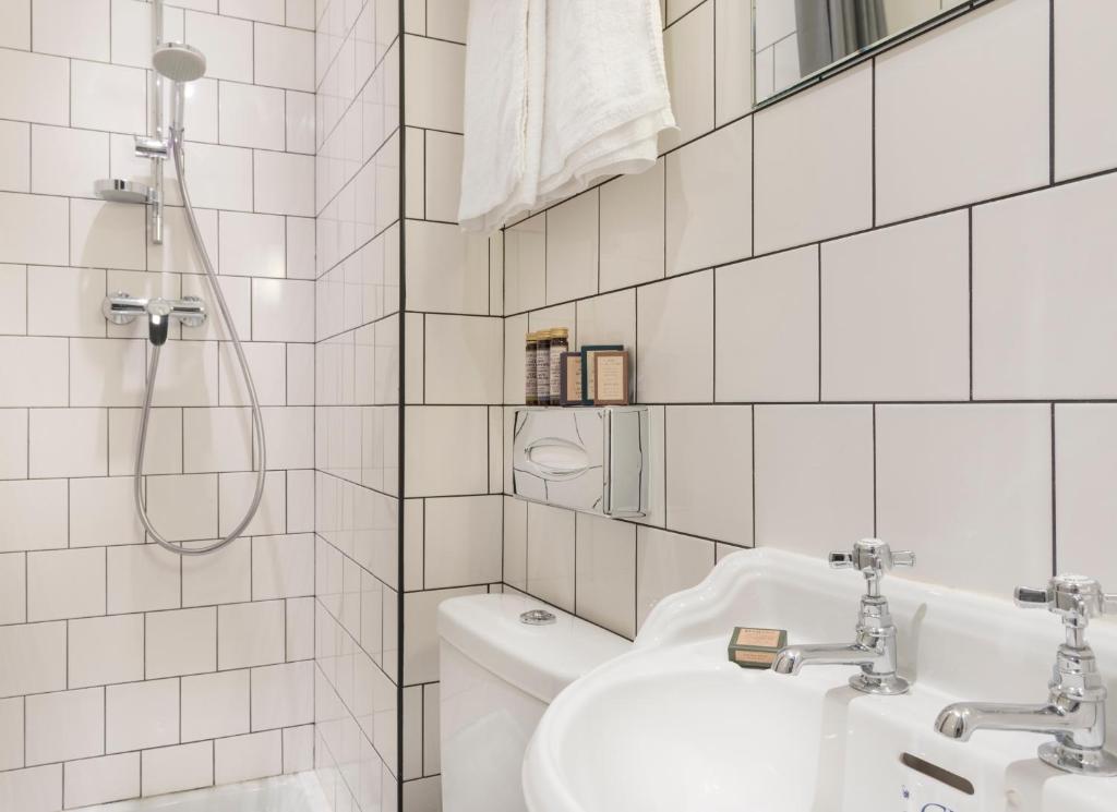 Hotel Basss - image 4