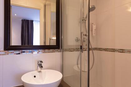 Hotel Apolonia Paris Montmartre; Sure Hotel Collection by Best Western - image 17