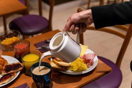Hotel Apolonia Paris Montmartre; Sure Hotel Collection by Best Western - image 6