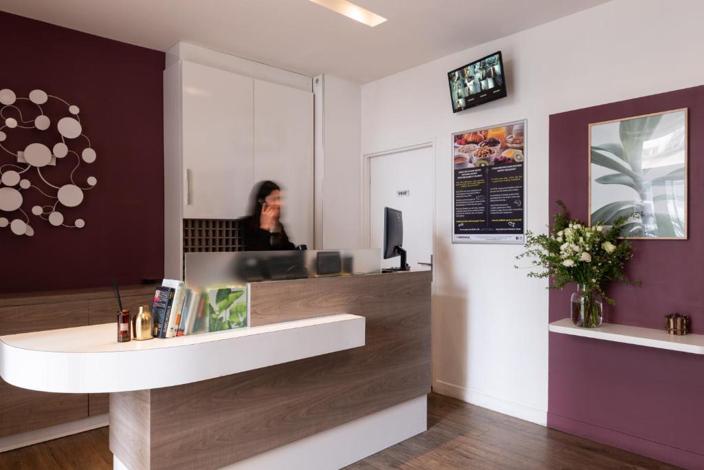 Hotel Apolonia Paris Montmartre; Sure Hotel Collection by Best Western - image 7