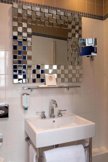 Petit Madeleine Hotel - image 15