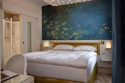 Petit Madeleine Hotel - image 18
