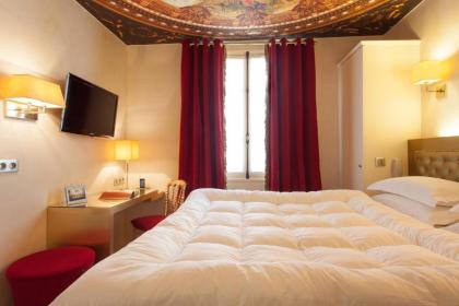 Petit Madeleine Hotel - image 8
