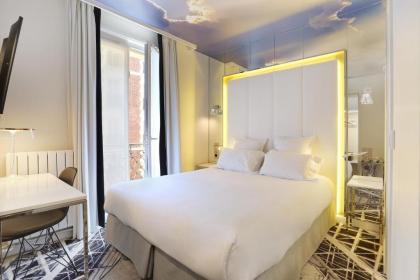 Nouvel Hotel Eiffel - image 1