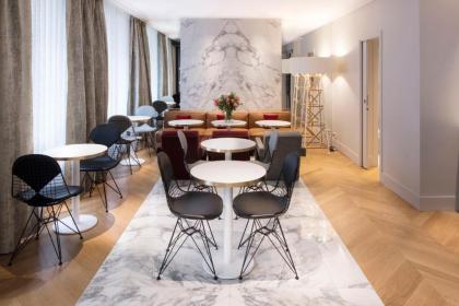 Nouvel Hotel Eiffel - image 2