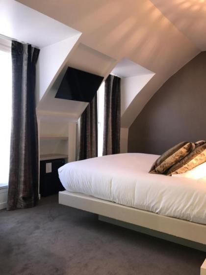Hotel Jacques De Molay - image 16