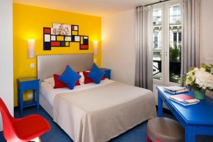 Hotel Du Mont Dore Batignolles - image 1