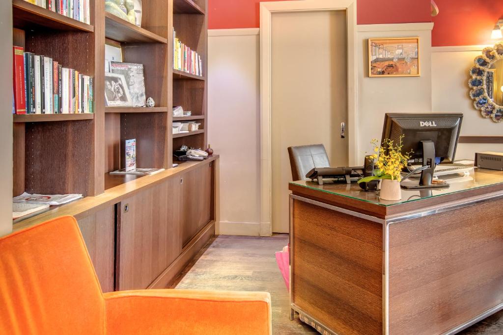 Crystal Hotel - image 2