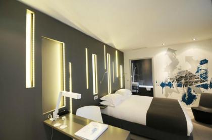 Arc De Triomphe Etoile Hotel - image 10