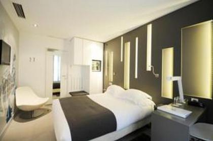Arc De Triomphe Etoile Hotel - image 12