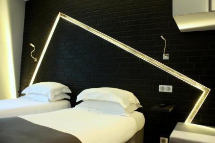 Arc De Triomphe Etoile Hotel - image 14