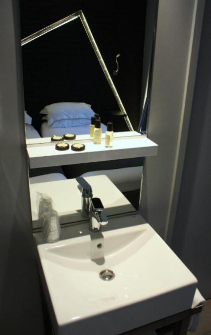 Arc De Triomphe Etoile Hotel - image 18