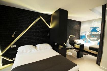 Arc De Triomphe Etoile Hotel - image 7