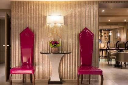 Hotel Mondial - image 11