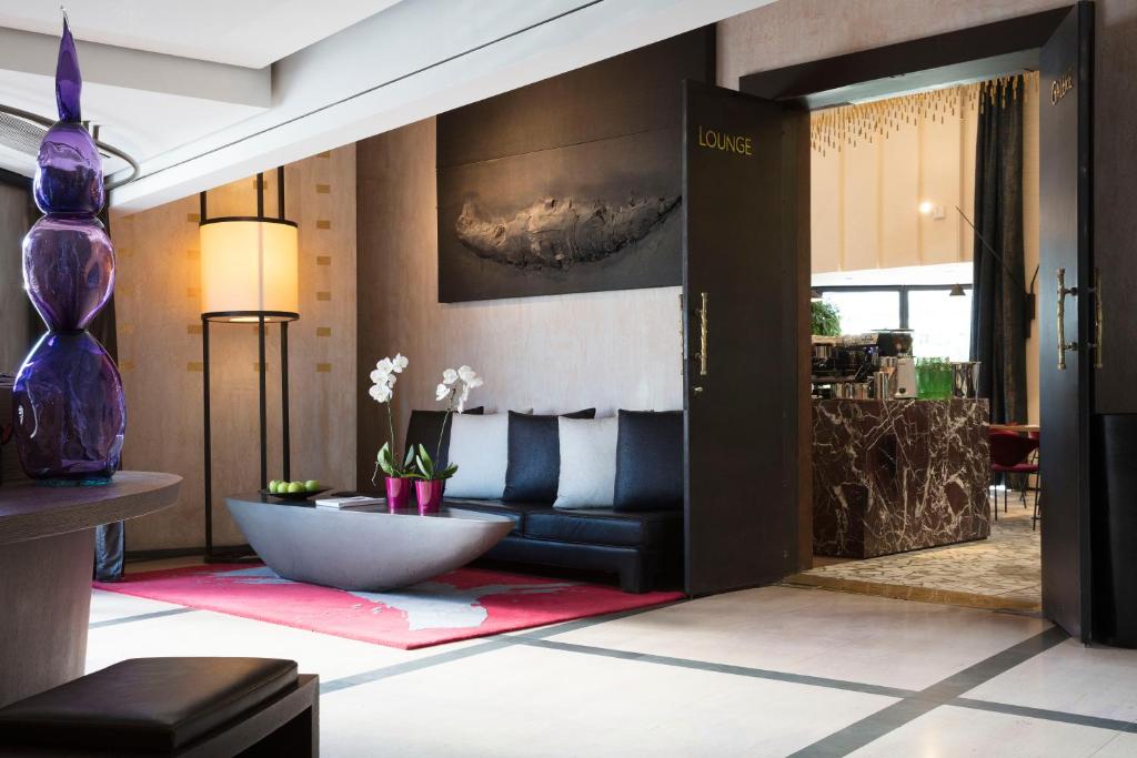 Hotel Square - image 5