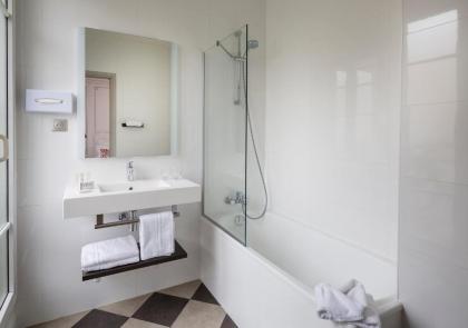 Hotel Paris Vaugirard - image 20