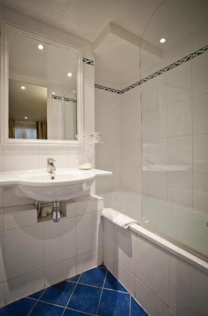 Austin'S Arts Et Metiers Hotel - image 2