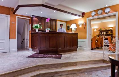 Austin'S Arts Et Metiers Hotel - image 3
