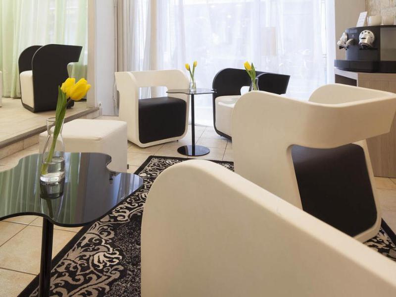 Hotel Excelsior Republique - image 3