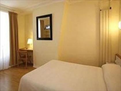 Hotel Excelsior Republique - image 5
