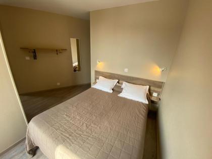 Angleterre Hotel - image 14