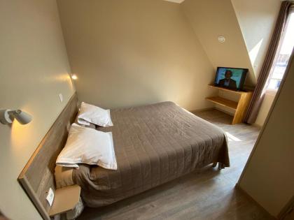 Angleterre Hotel - image 15