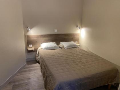 Angleterre Hotel - image 20