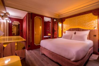 Idol Hotel - image 2