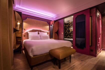 Idol Hotel - image 3
