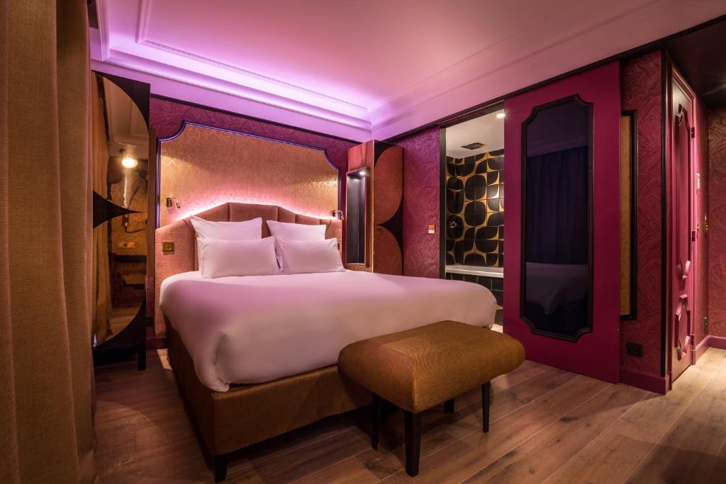 Idol Hotel - image 3