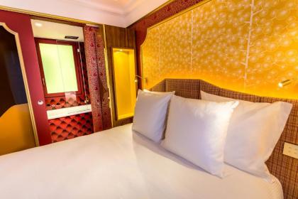 Idol Hotel - image 8