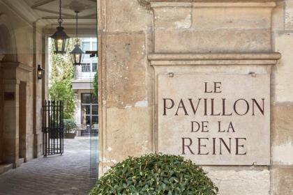 Le Pavillon De La Reine - image 11