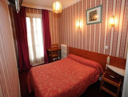 Sully Hotel - image 1