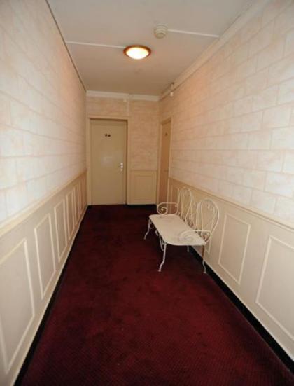 Sully Hotel - image 12