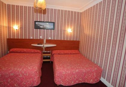 Sully Hotel - image 13