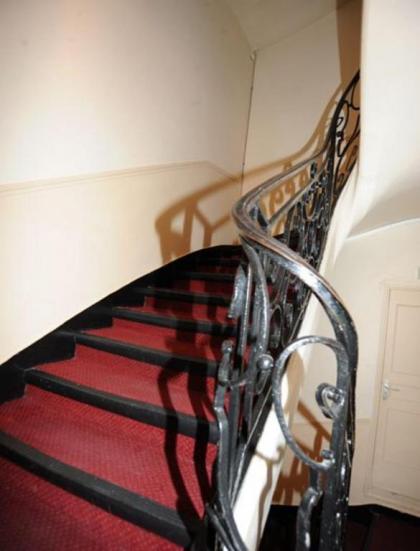 Sully Hotel - image 8