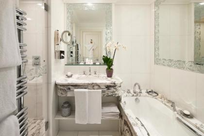 Hotel Plaza Athenee - Dorchester Collection - image 15