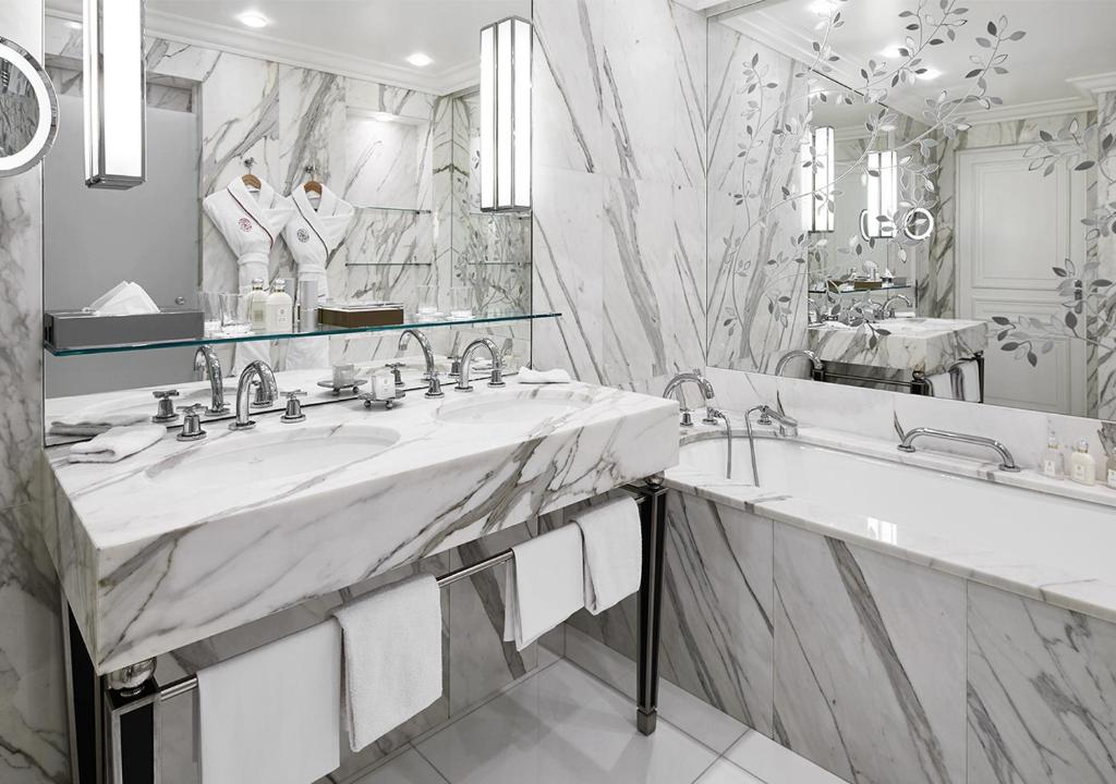 Hotel Plaza Athenee - Dorchester Collection - image 2