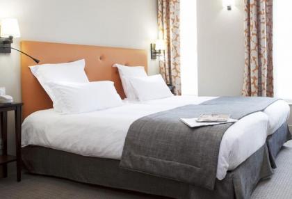 Hotel Le Relais Saint Charles - image 2